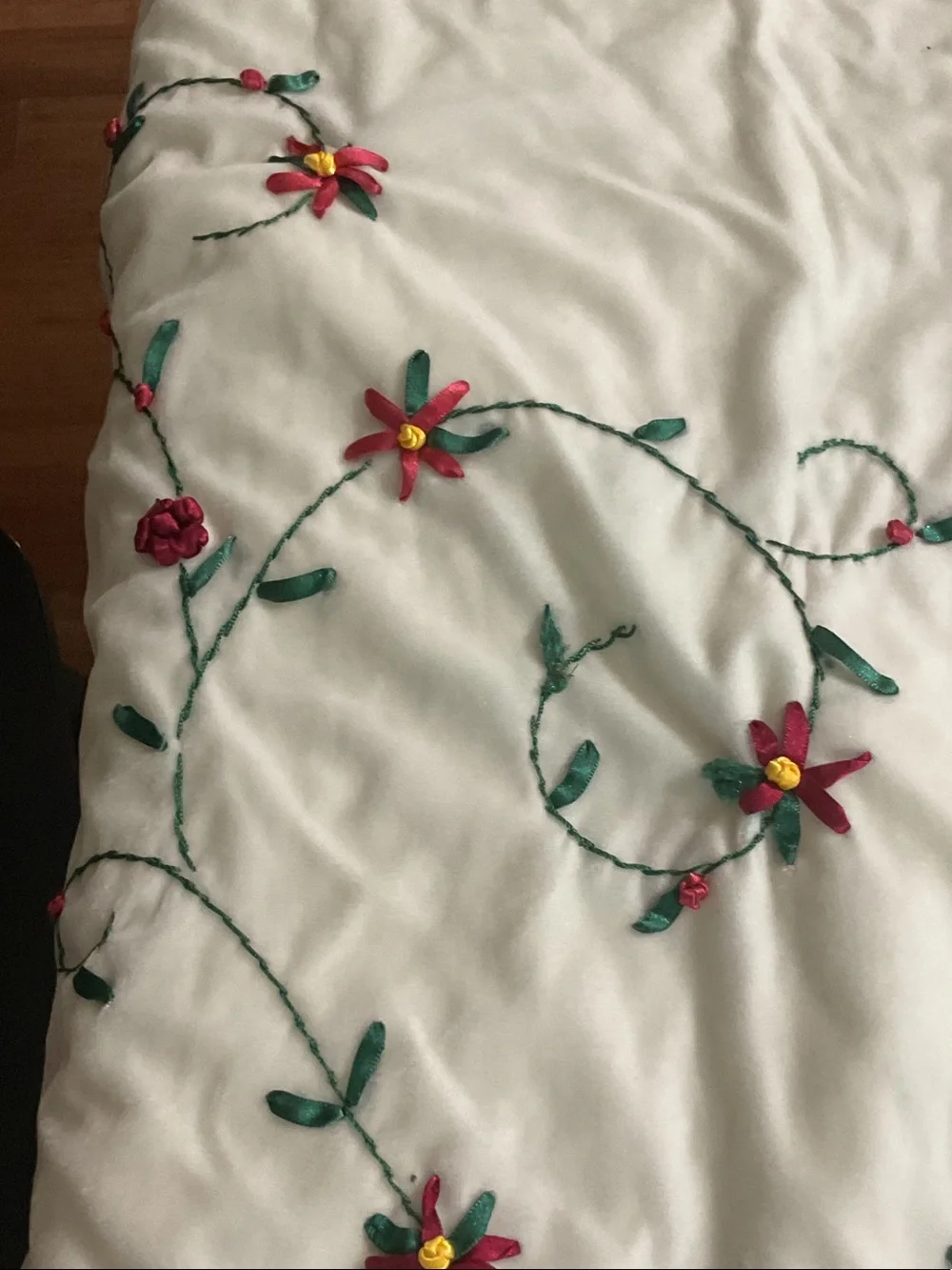 Embroidered Cream Tree Skirt with Red Floral Design